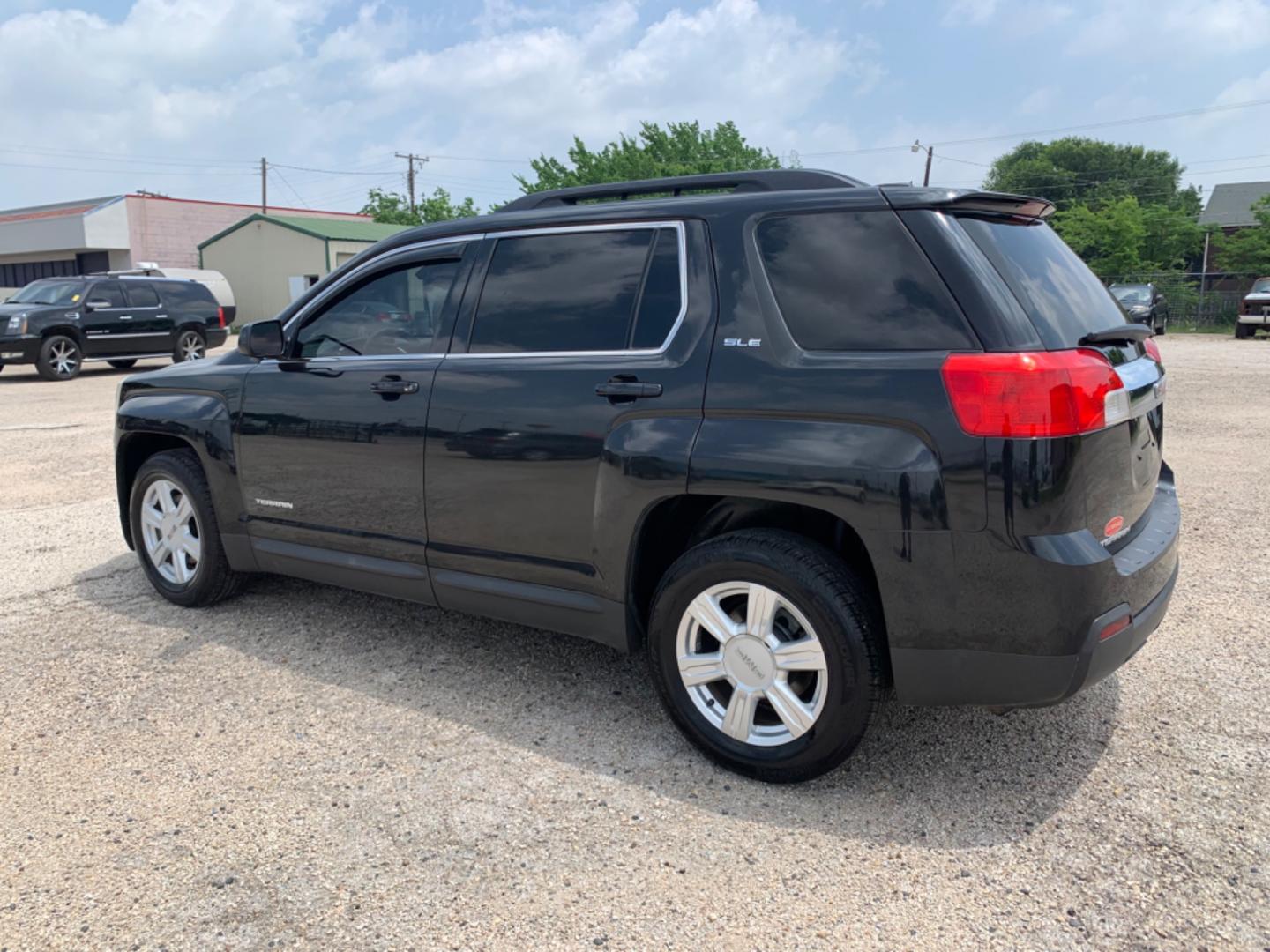 2015 Black /Black GMC Terrain SLE2 FWD (2GKFLWEK4F6) with an 2.4L L4 DOHC 16V FFV engine, Automatic transmission, located at 1830 North Belt Line Road, Irving, TX, 75061, (469) 524-0199, 32.834373, -96.993584 - Photo#4